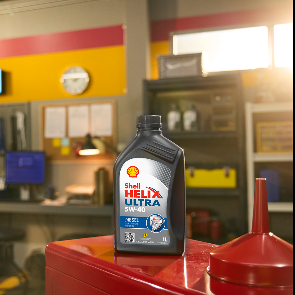Моторна олива Shell Helix Ultra Diesel 5W-40